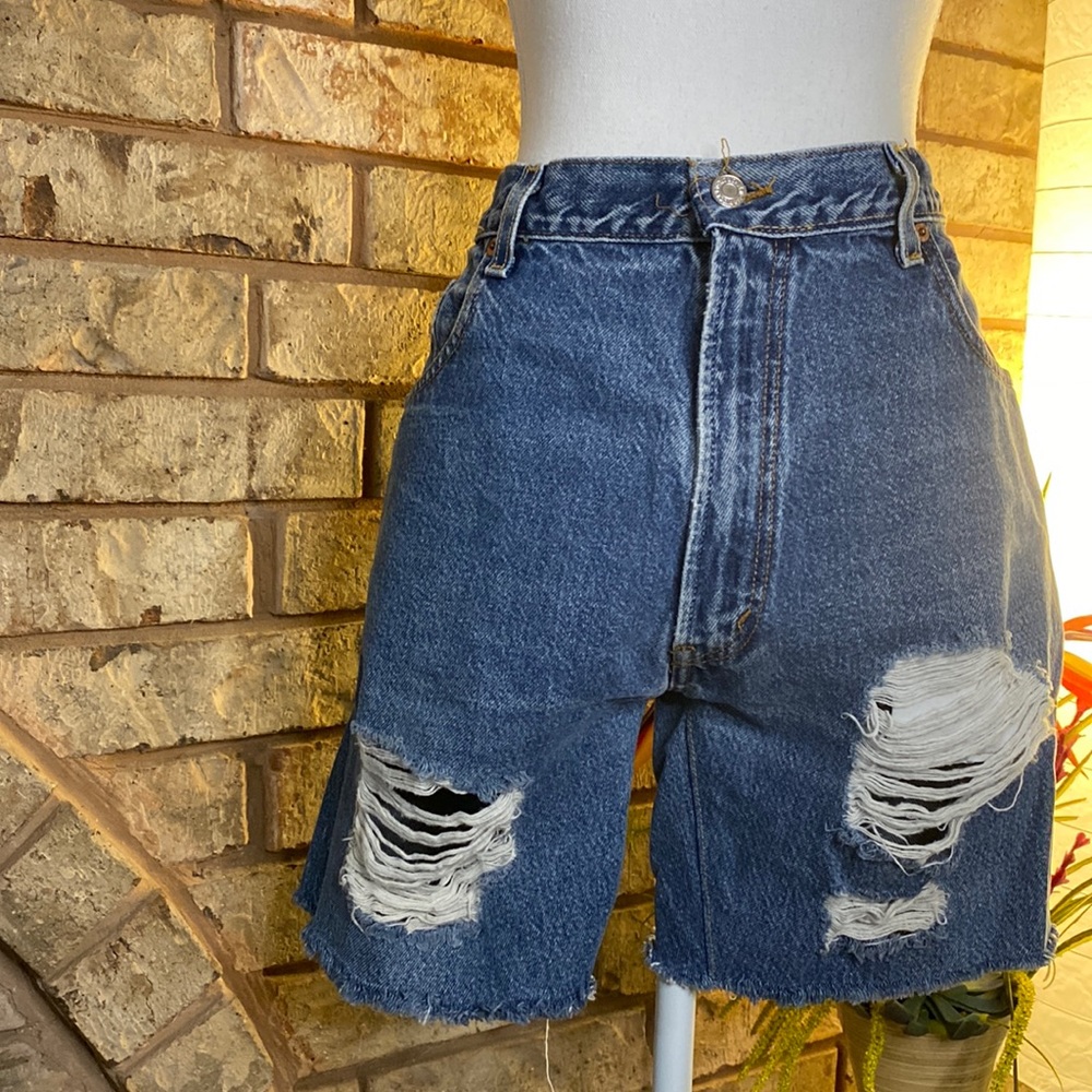 Levi’s Cut-Off Shorts